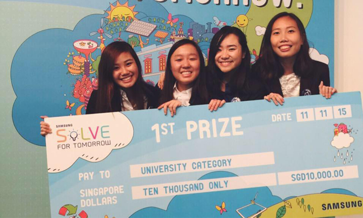 NTU EEE alumna Jade Wee with friends