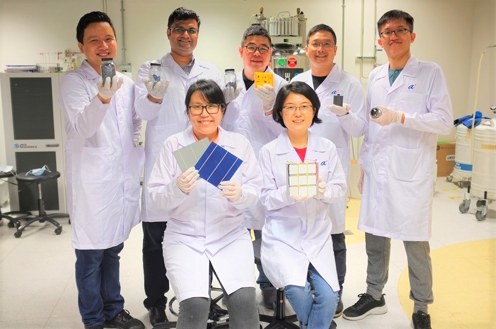 Prof Nripan_RT2_news_SolarPanelsHarvesting