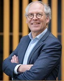Professor Jasper Knoester