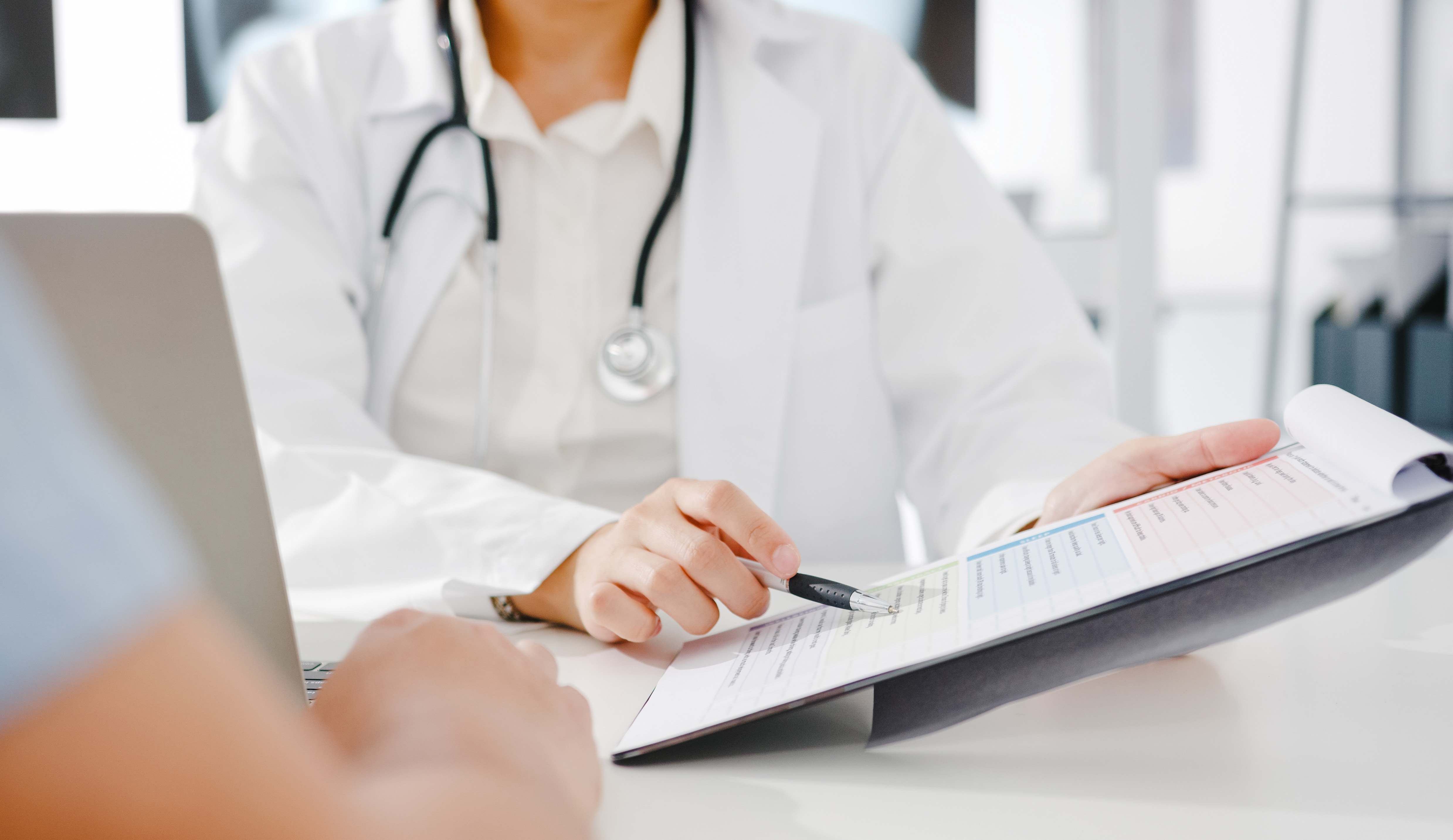 doctors-nurses-coordinate-hands-concept-teamwork60da85e043844a409edc36488905b1ef doctors-nurses-coordinate-hands-concept-teamwork60da85e043844a409edc36488905b1ef