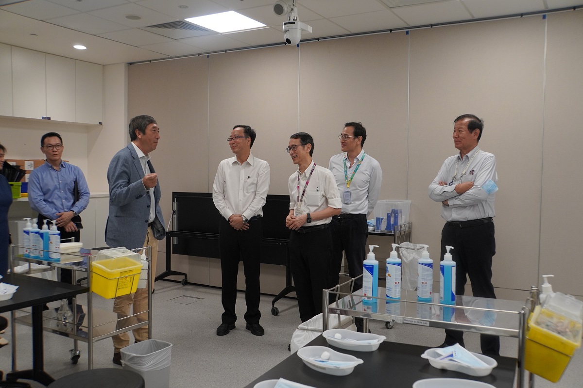 LKCMedicine hosts NHG Chairman 2022