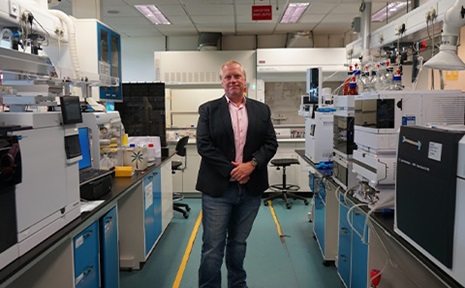 Prof Snyder in Analytics lab