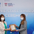 Asst/P Geraldine Kwek receiving NIE Excellence in Teaching Commendation Award (2021)