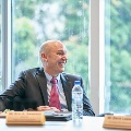 Mr Eric Swanson smiling during a table discussion during the Chua Thian Poh Distinguised Speaker Series